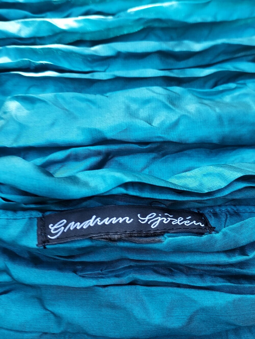 Gudrun Sjoden Crinkled Silk Scarf In Emerald Green - Picture 2 of 4